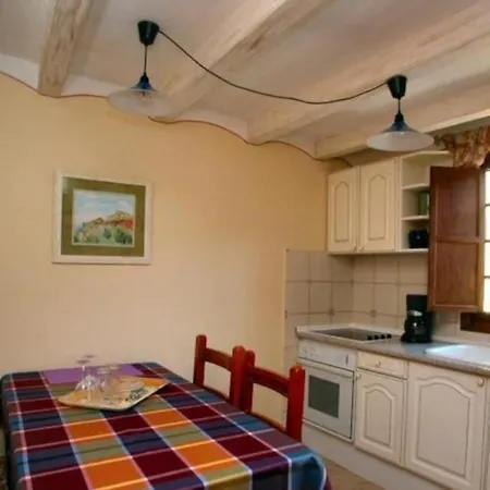 Casa Amarilla