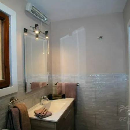 Dom wakacyjny Casa Amarilla *